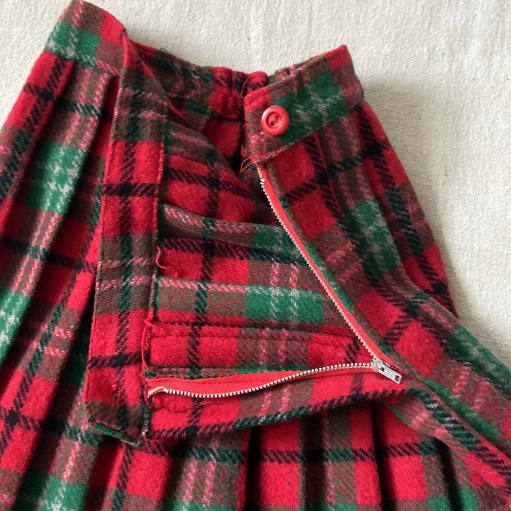 VINTAGE WOOL Skirt Kilt Mini pleated Irish Scottish Gingham Plaid Red Green